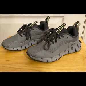 Reebok ZIG Dynamica Sneakers-mens 7/womens 8